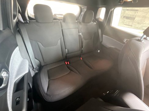 New 2025 Jeep Compass Sport image 19