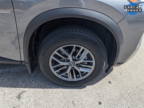 Used 2023 Nissan Rogue S image 17