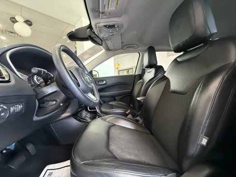 Used 2018 Jeep Compass Latitude w/ Popular Equipment Group image 8