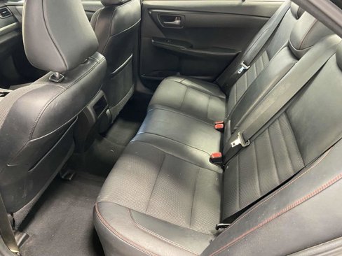 Used 2017 Toyota Camry SE image 10