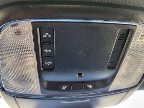 Used 2021 Jeep Grand Cherokee Laredo image 23
