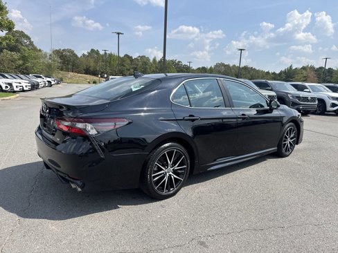 Used 2022 Toyota Camry SE image 5