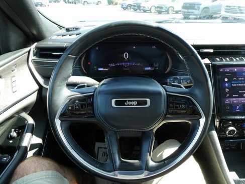 Used 2021 Jeep Grand Cherokee L Overland w/ Luxury Tech Group IV image 39