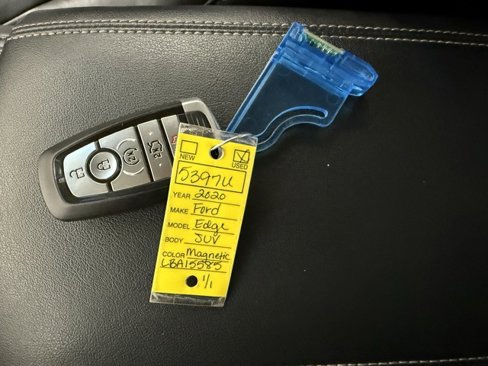 Used 2020 Ford Edge Titanium image 22