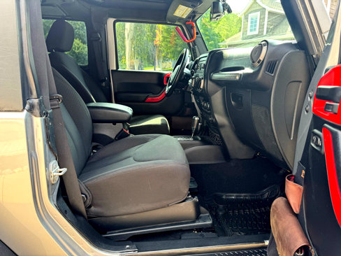 Used 2015 Jeep Wrangler Sport image 17