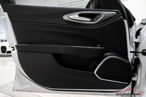 Used 2022 Alfa Romeo Giulia Veloce image 50