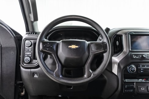 Used 2020 Chevrolet Silverado 1500 Custom w/ Custom Value Package image 10