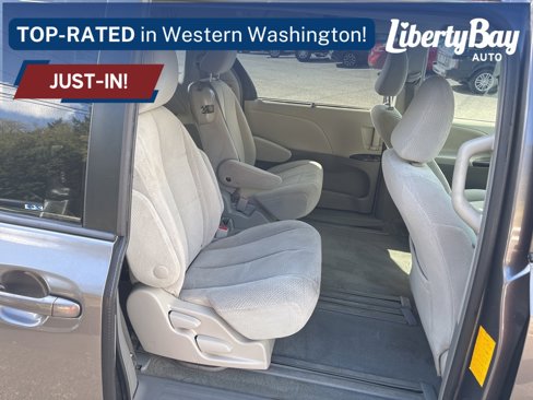 Used 2014 Toyota Sienna LE image 8