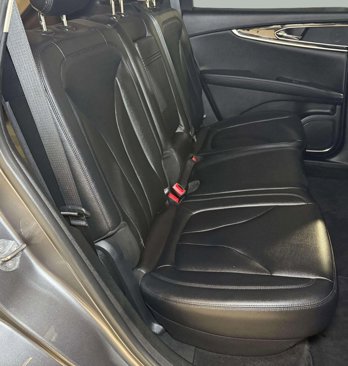 Used 2022 Lincoln Nautilus FWD w/ Premium Package image 23