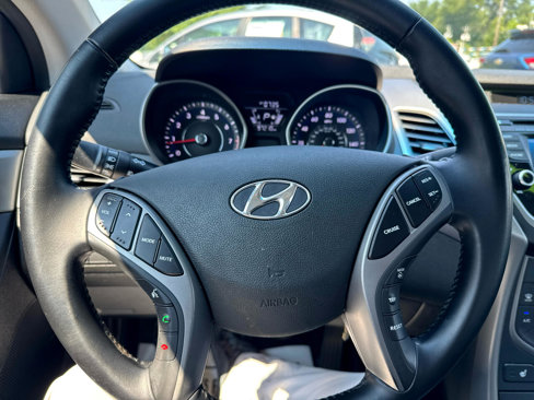 Used 2014 Hyundai Elantra Limited image 28