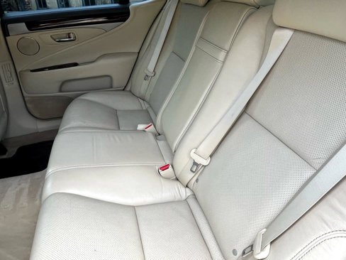 Used 2014 Lexus LS 460 image 41