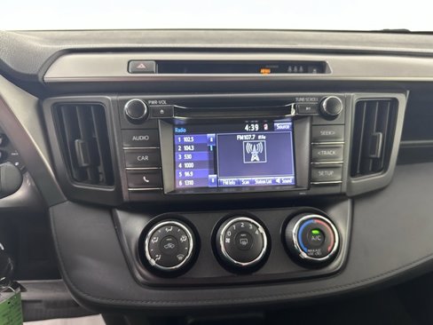 Used 2018 Toyota RAV4 LE image 26