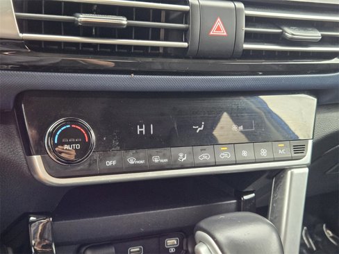 Used 2023 Kia Seltos S w/ Navigation Package image 14