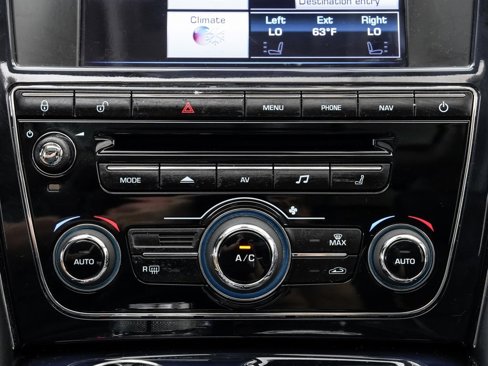Used 2012 Jaguar XJ L image 19