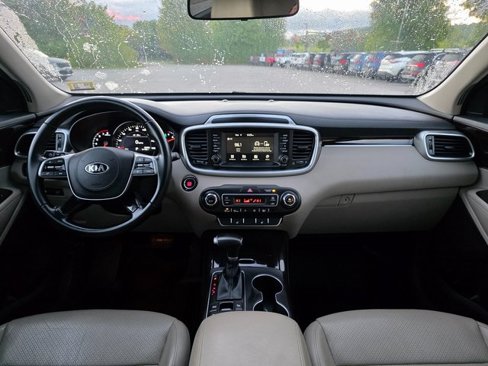 Used 2020 Kia Sorento EX image 25