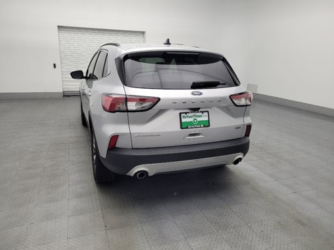 Used 2020 Ford Escape Titanium image 6