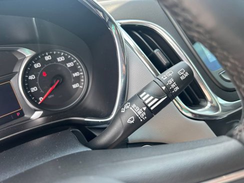 Used 2023 Chevrolet Equinox LT image 16