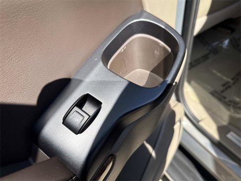 Used 2017 Chevrolet Suburban Premier image 14