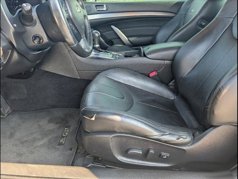 Used 2012 INFINITI G37 Journey w/ Premium Pkg image 11