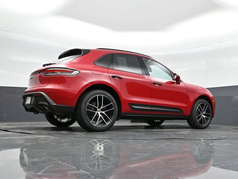 Used 2025 Porsche Macan image 37
