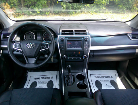 Used 2015 Toyota Camry XLE image 33