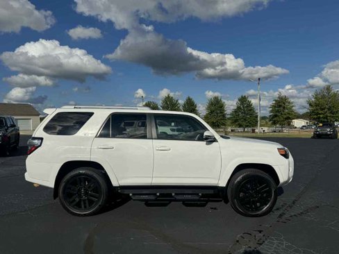 Used 2015 Toyota 4Runner SR5 Premium image 4