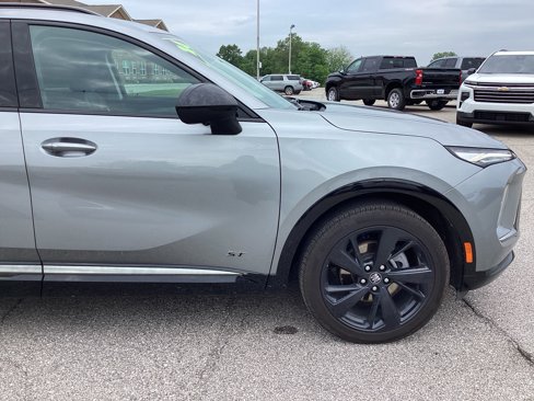 Certified 2024 Buick Envision Sport Touring image 8