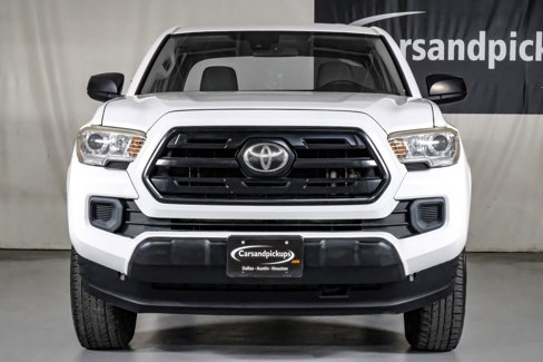 Used 2018 Toyota Tacoma SR image 3