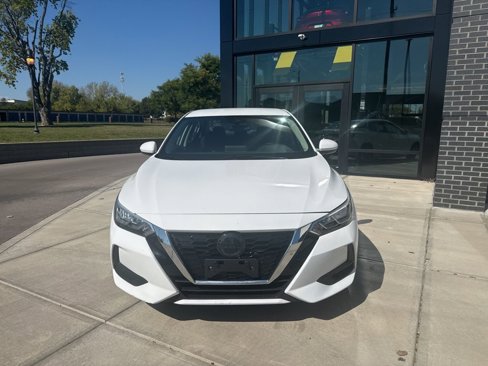 Used 2022 Nissan Sentra SV image 2