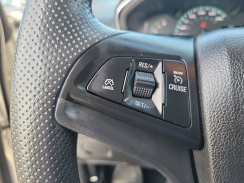 Used 2022 Chevrolet Trax LS w/ Tint and Cruise Package image 5