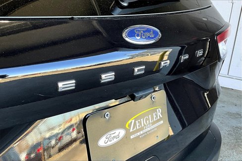 Used 2022 Ford Escape SE w/ Cold Weather Package image 33