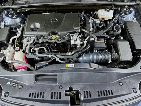 Used 2019 Toyota Avalon Limited image 30