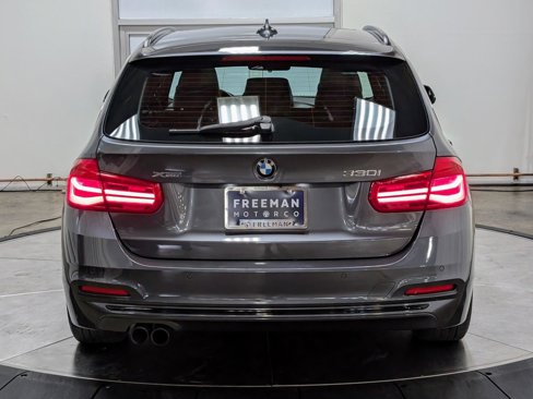Used 2017 BMW 330i xDrive Wagon image 8