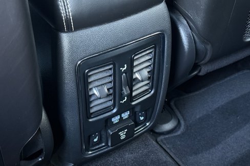 Used 2015 Jeep Grand Cherokee Limited image 15
