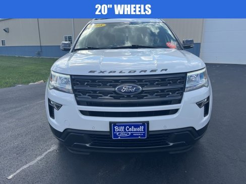 Used 2018 Ford Explorer XLT w/ Equipment Group 202A image 9