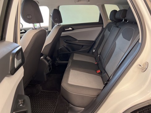 Used 2022 Volkswagen Taos S image 25