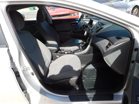 Used 2016 Hyundai Elantra SE image 37