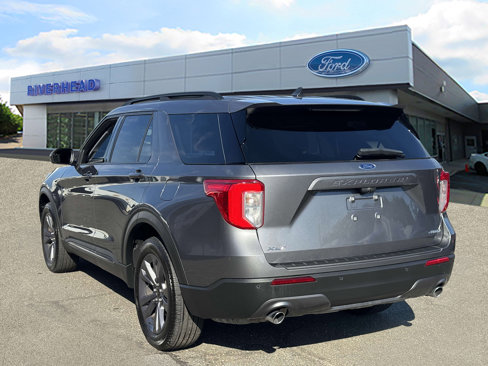 Used 2022 Ford Explorer XLT w/ Equipment Group 202A image 4
