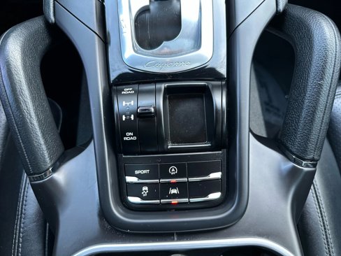 Used 2014 Porsche Cayenne image 24