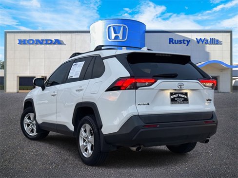 Used 2019 Toyota RAV4 XLE image 3