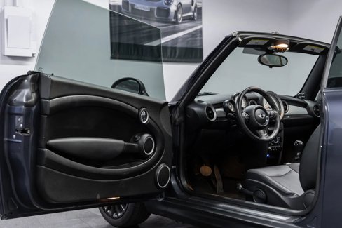 Used 2014 MINI Cooper Convertible image 13