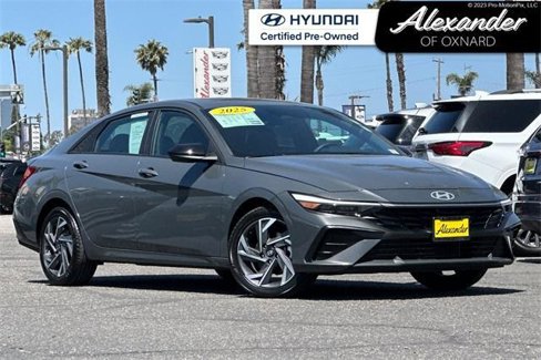 Used 2025 Hyundai Elantra Sport image 1