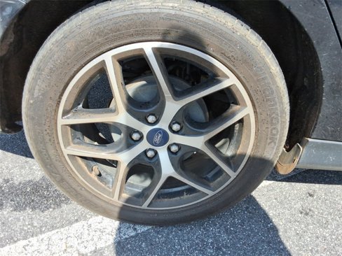 Used 2018 Ford Focus SE w/ SE Appearance Package image 13