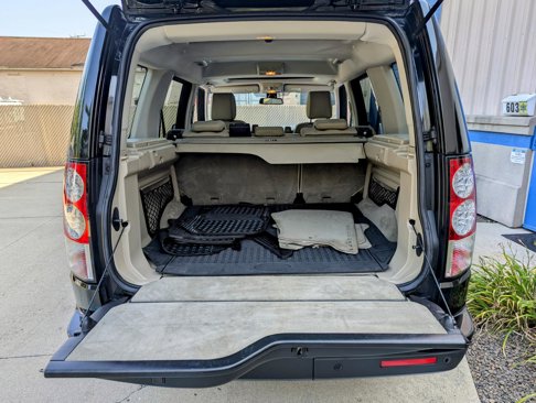 Used 2011 Land Rover LR4 image 8