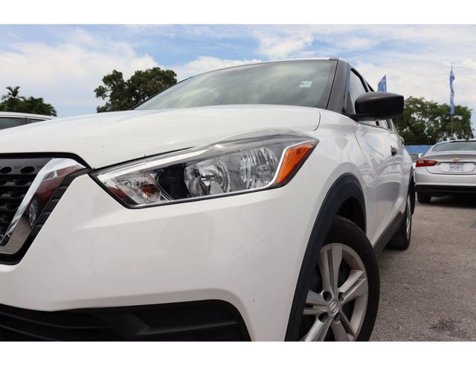 Used 2020 Nissan Kicks S image 14