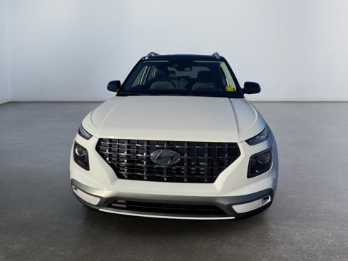 New 2026 Hyundai Venue image 2