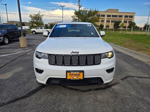 Used 2022 Jeep Grand Cherokee Laredo X image 10