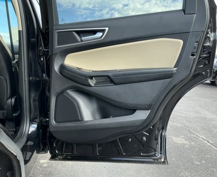 Used 2020 Ford Edge SEL image 31