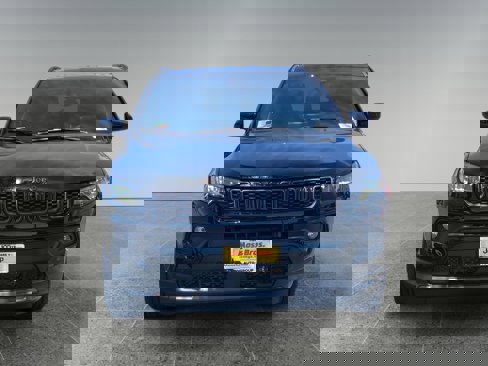 New 2025 Jeep Compass Latitude image 8