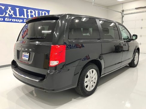 Used 2018 Dodge Grand Caravan SE image 20